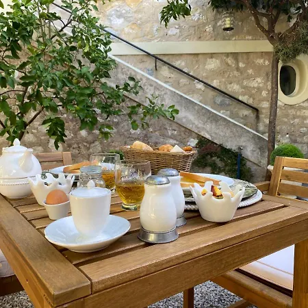 Le Jardin D'elma Bed & Breakfast *